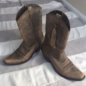 Distressed Ariat Cowboy Boots with Tassel